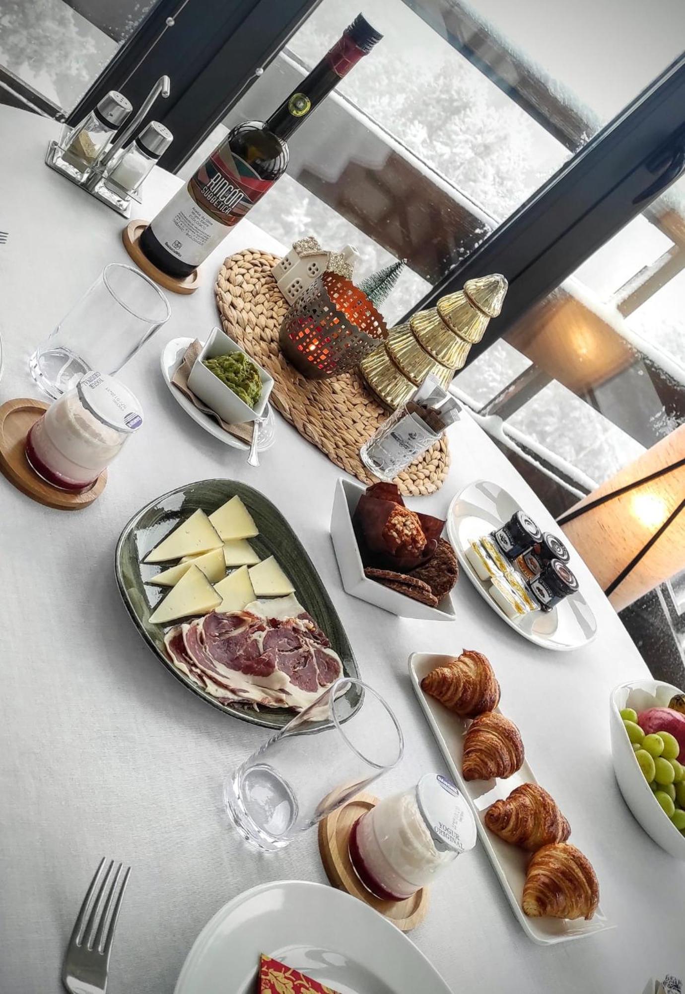 Corzo Hotel Серседилья Экстерьер фото